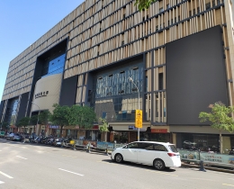 大型戶外LED屏讓濟南某商務(wù)樓宇成商業(yè)美學新地標